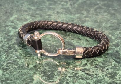 OMEGA
Bracelet Seamaster en cuir noir tressé...