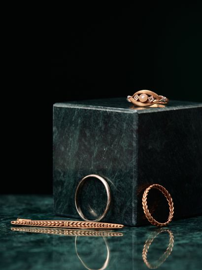 Un lot de bijoux en or 18k 750 millièmes...