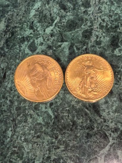 Lot de deux pièces de 20 dollars américains...