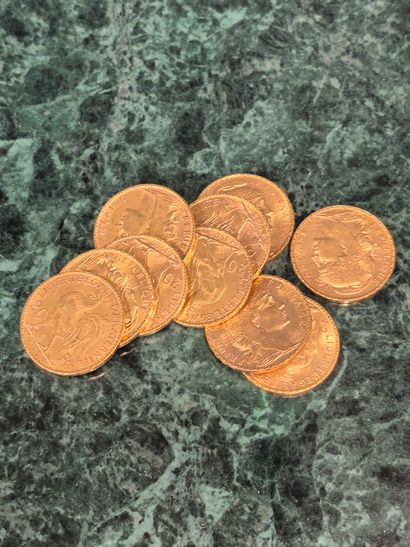 Lot de 10 pièces de 20 francs en or, Marianne...