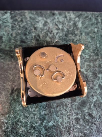 ORIS
Gold-plated and green metal desk alarm...