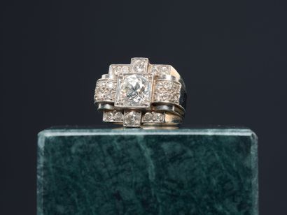 Charming modernist ring in 18k 750 thousandths...