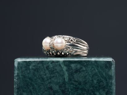 18K white gold 750 thousandths cocktail ring...