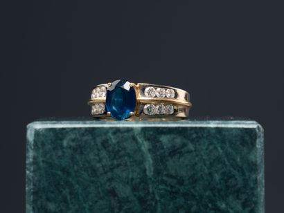 Two-tone 18 K 750 thousandths gold ring set...