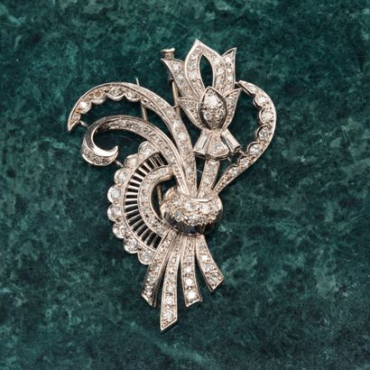 Bouquet brooch in 850 thousandth platinum...