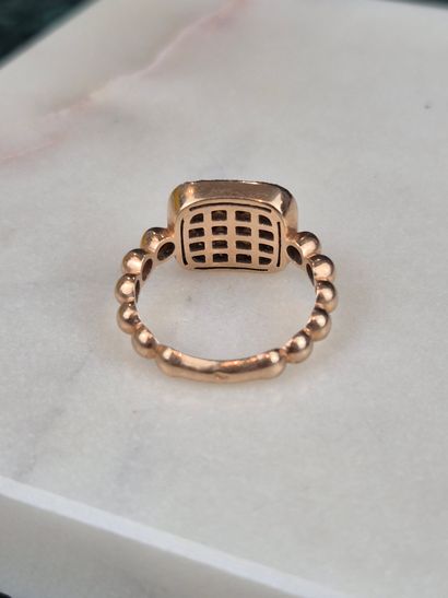 18k 750 thousandth rose gold ring with rectangular...