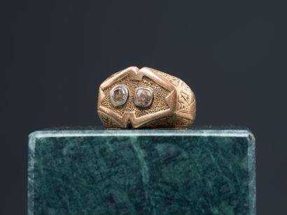 Chevalière in 18k yellow gold 750 thousandths...