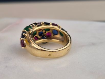 18k yellow gold cocktail ring set with 7...