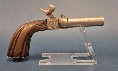 pistolet à coffre à percussion; à deux canons...