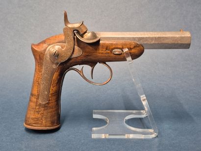 Curieux pistolet à percussion à platine verticale...