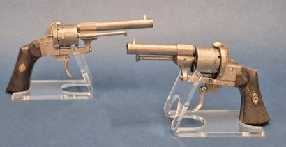 Lot composé de 2 revolvers type Lefaucheux...