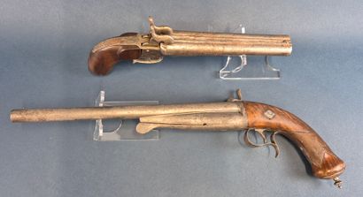Lot de deux pistolets à percussion vers 1850....
