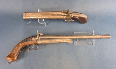 Lot de deux pistolets à percussion vers 1850....