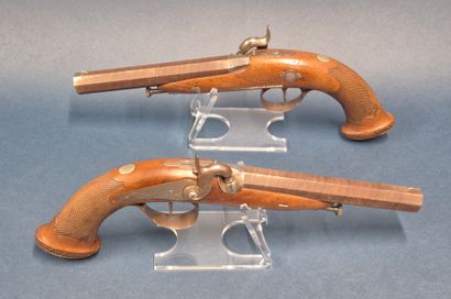 Paire de pistolets à percussion vers 1830-1840....
