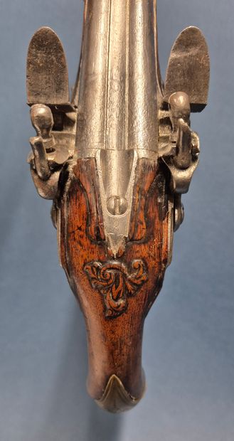 Pistolet à silex à canon double en table,...