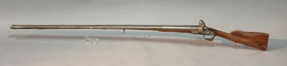 Vers 1800, long fusil de chasse à silex à...