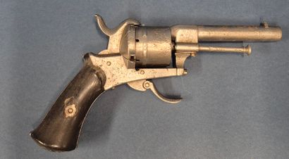 Revolver à percussion 7 mm à broche type...