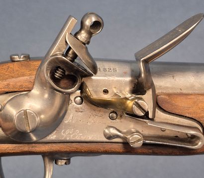 Pistolet à silex de Gendarmerie modèle 1822....