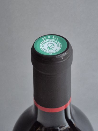 3 Bouteilles Château CLINET 2011 - Pomer...