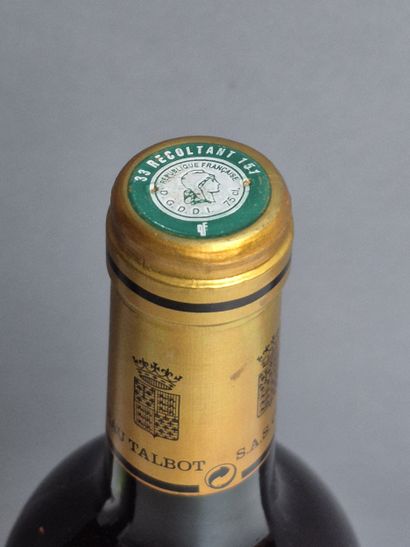 3 bottles BORDEAUX DIVERS 
2 Château TALBOT...