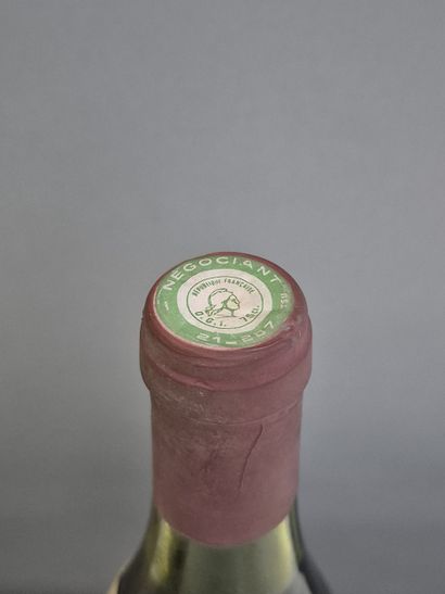 2 Bottles CLOS de VOUGEOT Grand cru 1980...