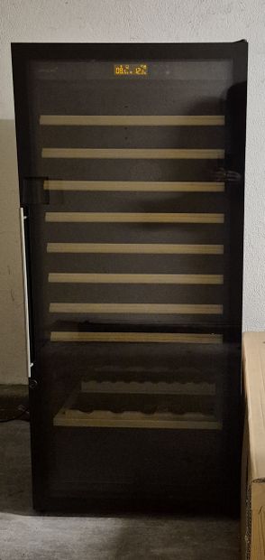 EUROCAVE
3-temperature service wine cellar,...
