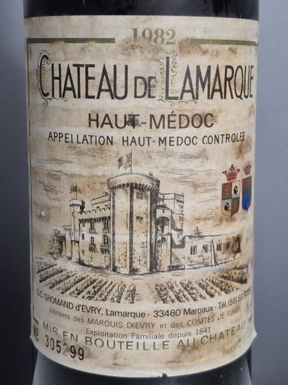 10 bottles Château de LAMARQUE 1982 - Haut-Médoc...
