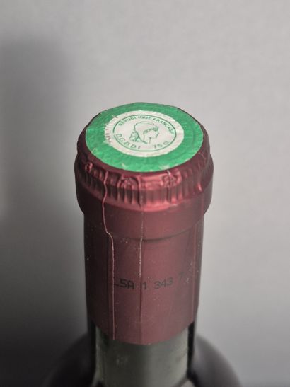 9 bottles Château BELLEVUE La FORET 1995....
