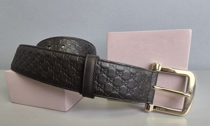 GUCCI 
Ceinture 40mm en veau Guccissima café,...