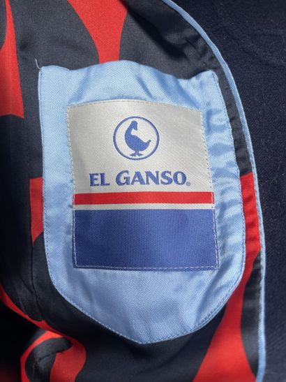 El GANSO 
Veste en velours bleu marine.
ACC...