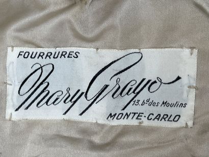 Mary Grayo Monte-Carlo
Veste en vison blanche
Usures,...