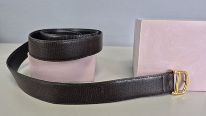 Must de CARTIER 
Ceinture en cuir brun écaillé,...