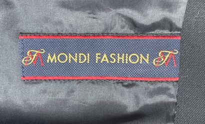 MONDI FASHION
Veste en laine bleu marine.
Taille...