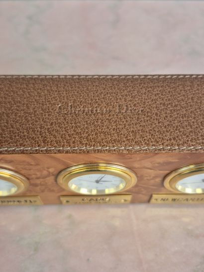 CHRISTIAN DIOR pour Matrixx marqueting
Pendulette...