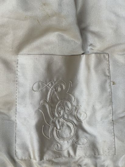 Mary Grayo Monte-Carlo
Veste en vison blanche
Usures,...