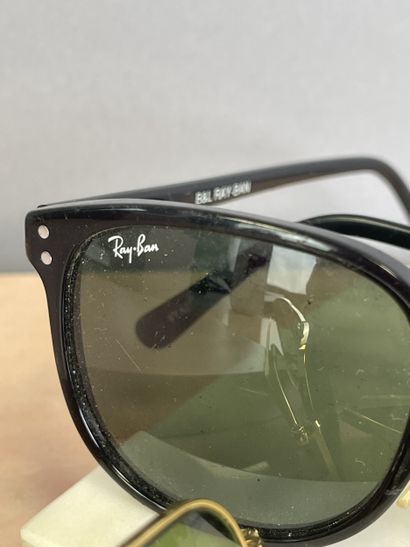 RAY BAN
Trois paires de lunettes de soleil...