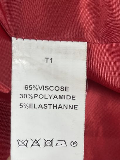 ESCADA
Veste serpent marron. 
Taille : 40.
ON...