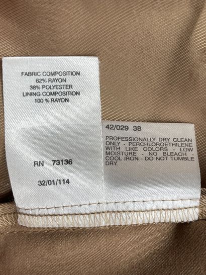 Max MARA 
Made in Italy
Veste safari en toile...