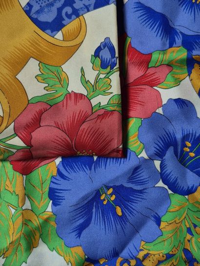 BELLODGIA DE CARON
Silk scarf decorated with...