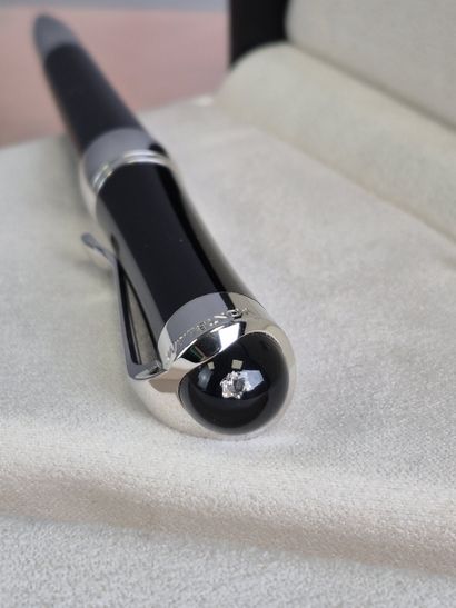 MONT BLANC Etoile
Black ballpoint pen set...