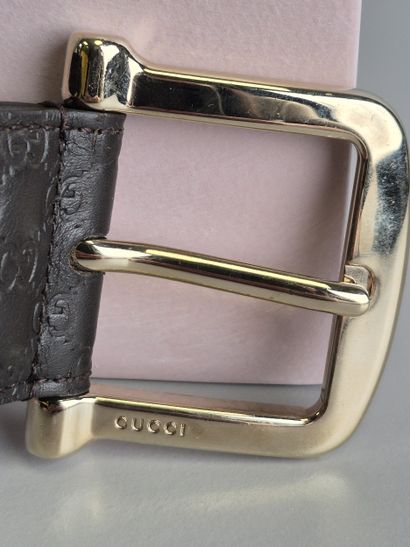GUCCI 
Ceinture 40mm en veau Guccissima café,...