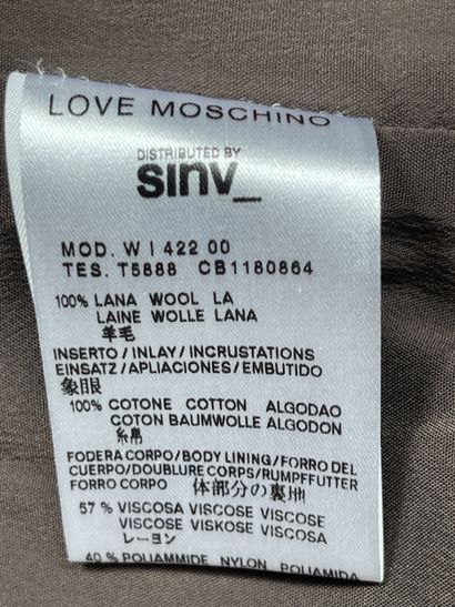 LOVE MOSCHINO
Veste en laine marron
Taille...