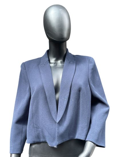 Van LAACK
Veste en laine grise.
Taille 40
ON...