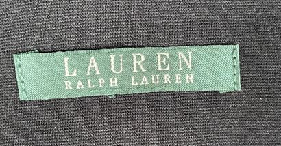 Ralph LAUREN
Veste noire et blanche 
Probablement...