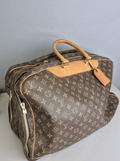 Louis VUITTON 
Year 2001
Alizée suitcase...