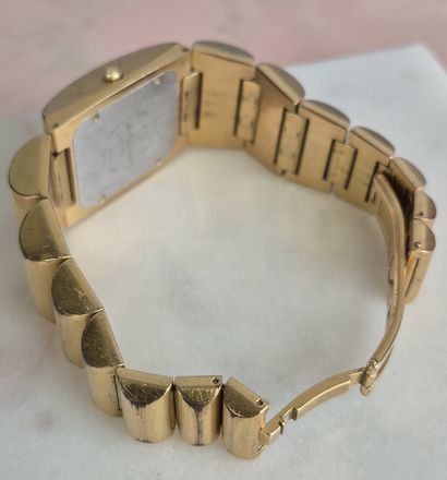 Karl LAGERFELD
Année 1991
Montre tank en...