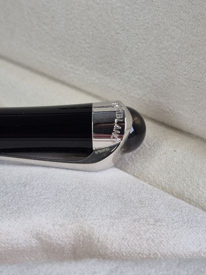 MONT BLANC Etoile
Black ballpoint pen set...