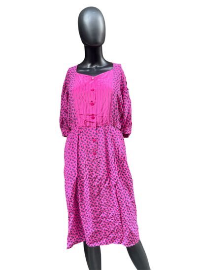 CHRISTIAN DIOR
Robe en mousseline rose 
Taille...