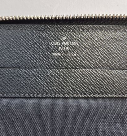 Louis VUITTON 
Year 2009.
Vladimir