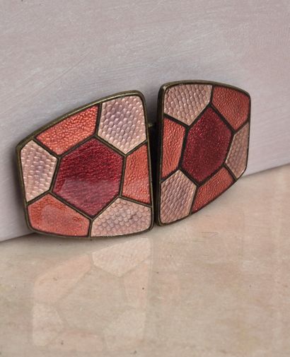 Boucle de ceinture en métal et décor émaillé...